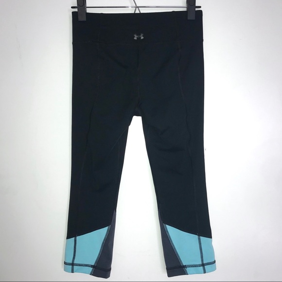 Under Armour Perfect Tight Crop Legging | Black - Picture 3 of 8